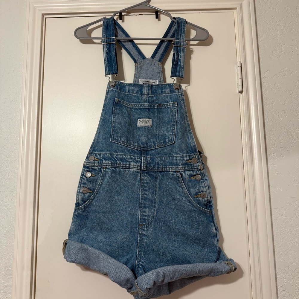 levi’s blue denim overalls